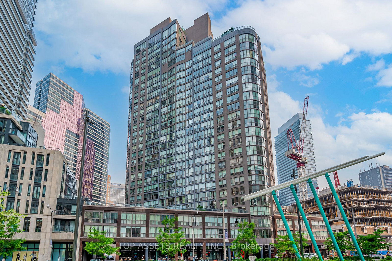 24-wellesley-street-w-toronto-ontario-c13473266