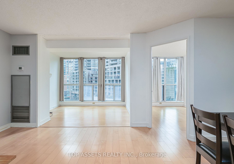 24-wellesley-street-w-toronto-ontario-c13473266