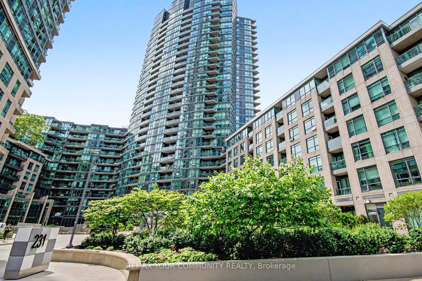 231-fort-york-boulevard-toronto-ontario-c13473278