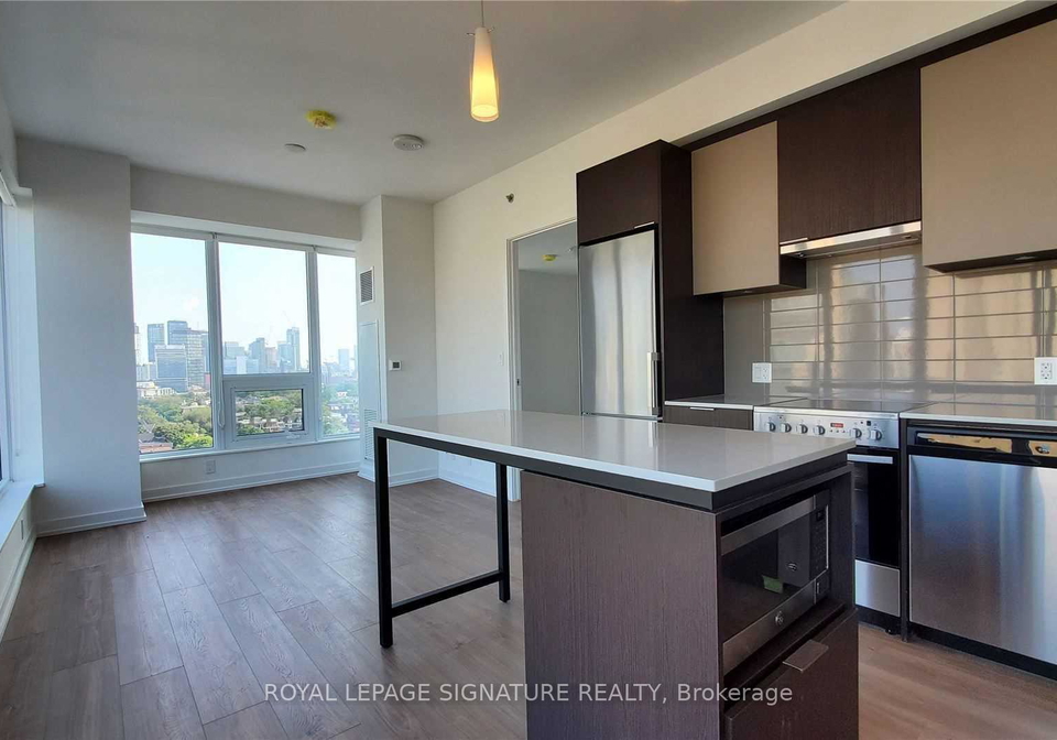 203-college-street-toronto-ontario-c13473576