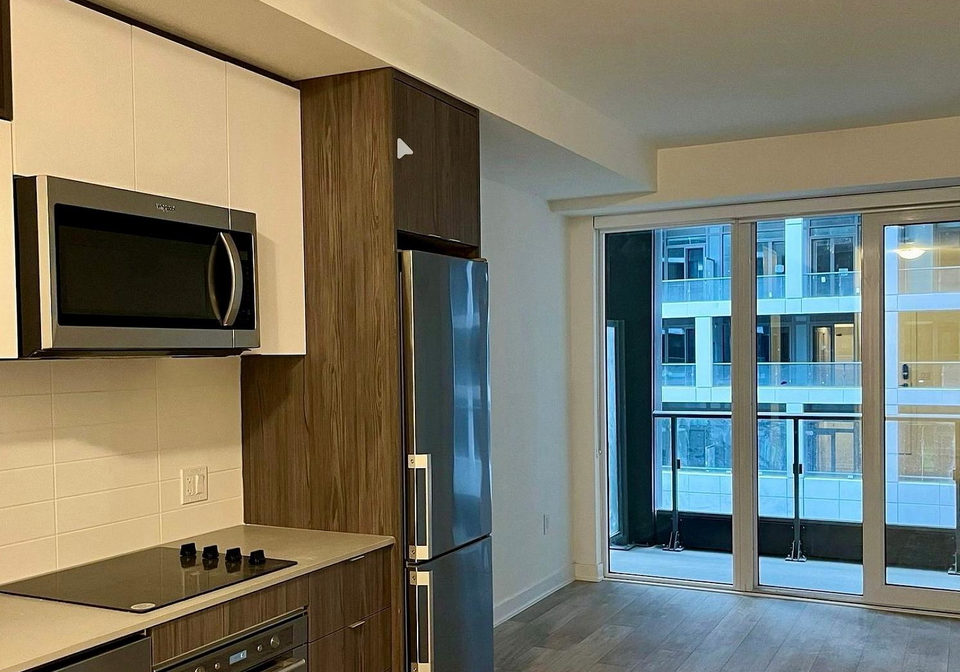 60-princess-street-toronto-ontario-c13474180