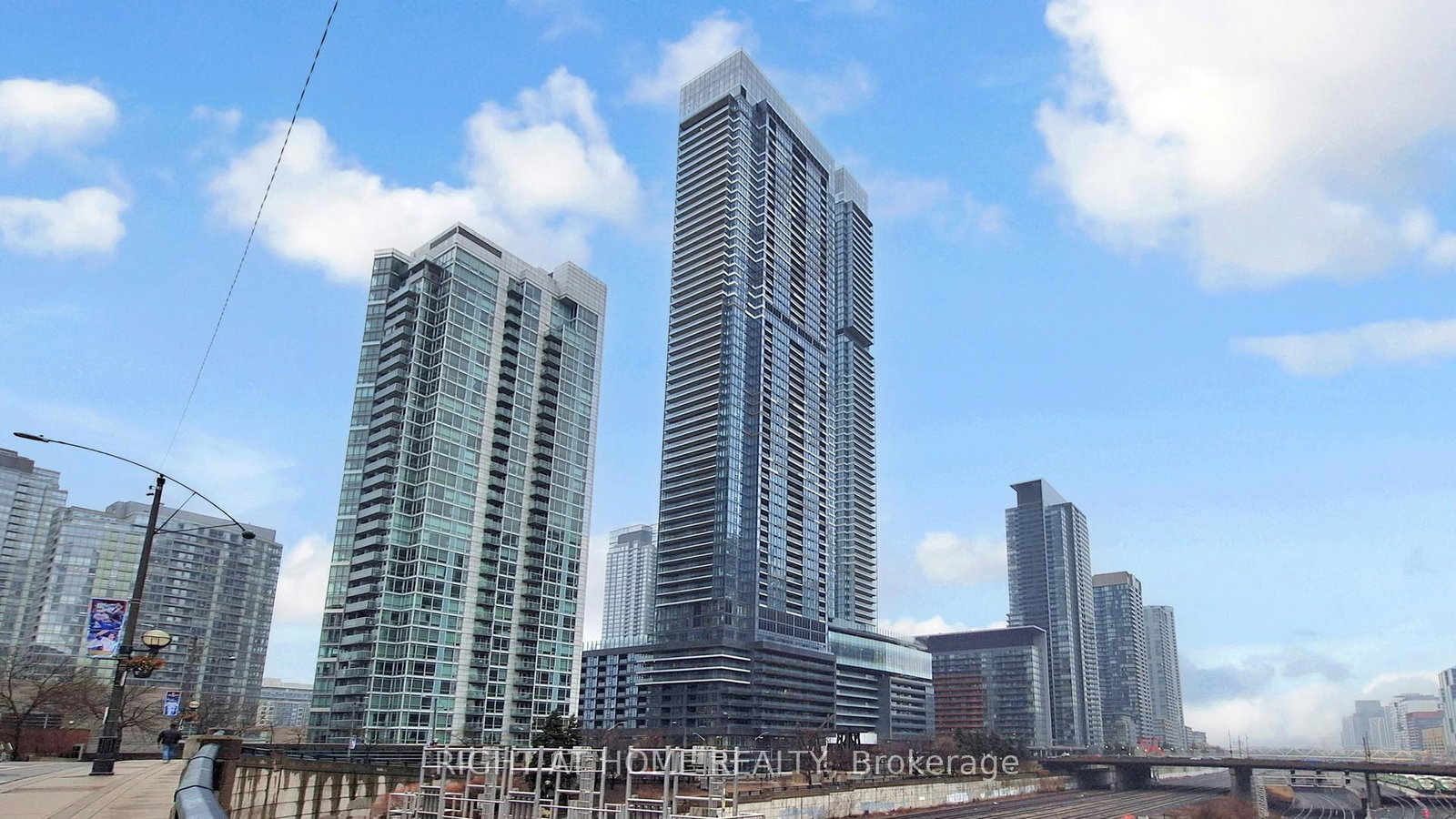 3-concord-city-place-way-toronto-ontario-c13474204