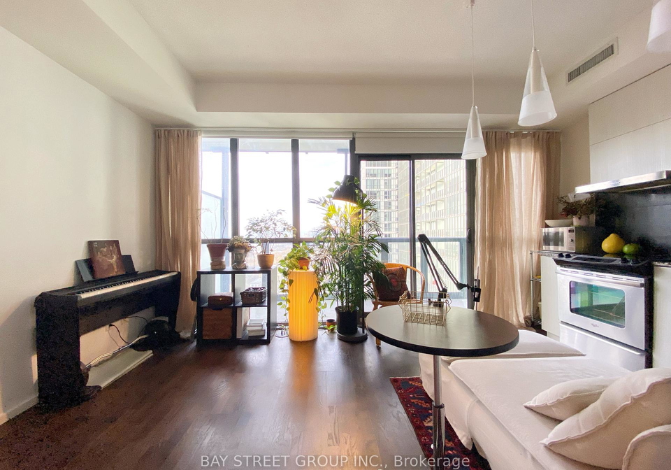 101-charles-street-e-toronto-ontario-c13474474
