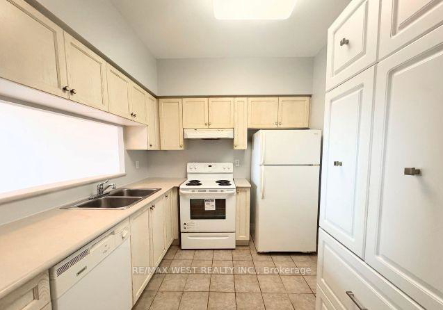 1700-eglinton-avenue-north-york-ontario-c13475030