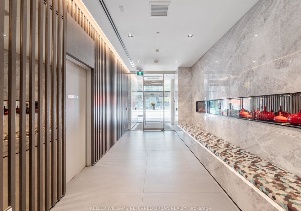 215-queen-street-w-toronto-ontario-c13475052