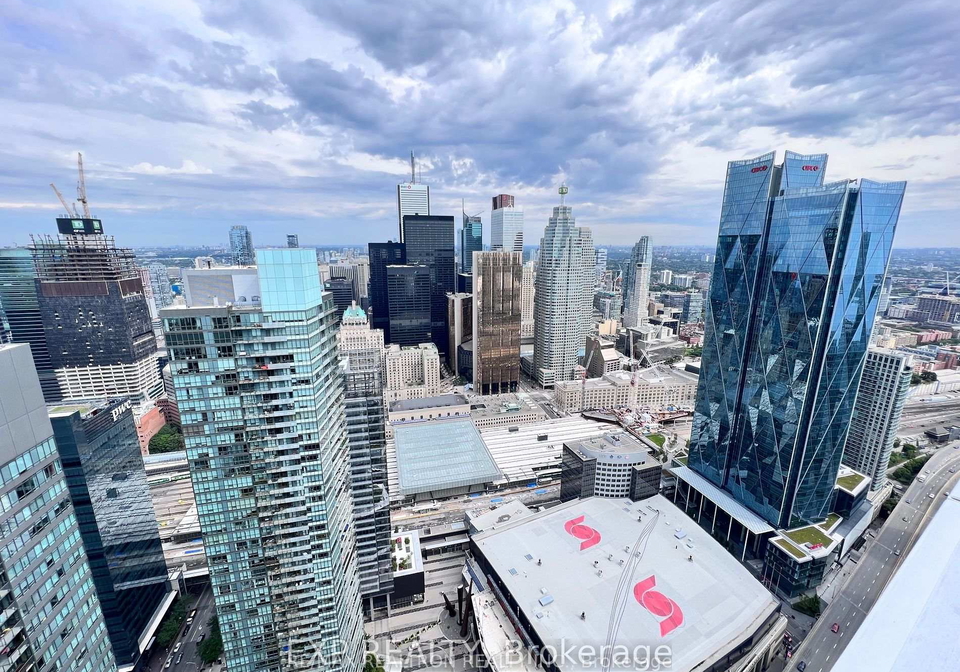 100-harbour-street-toronto-ontario-c13475060