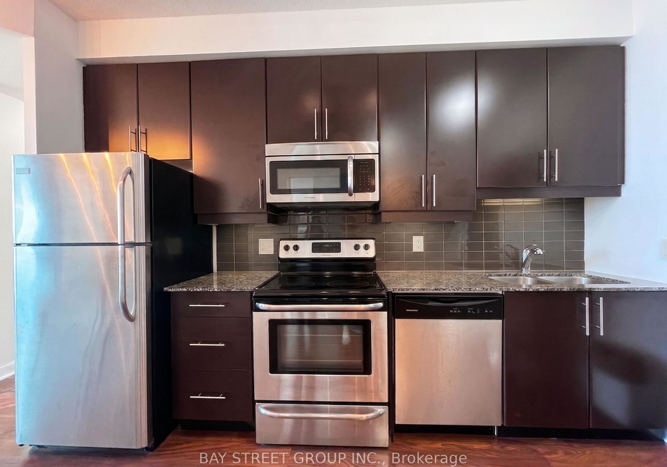 33-bay-street-toronto-ontario-c13475140