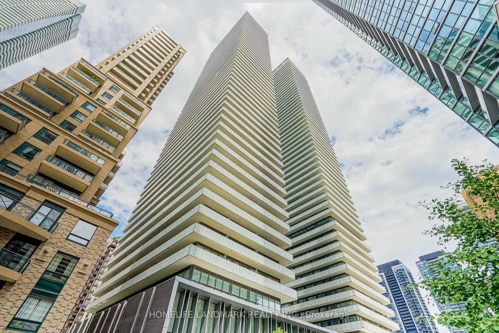 42-charles-street-e-toronto-ontario-c13475454
