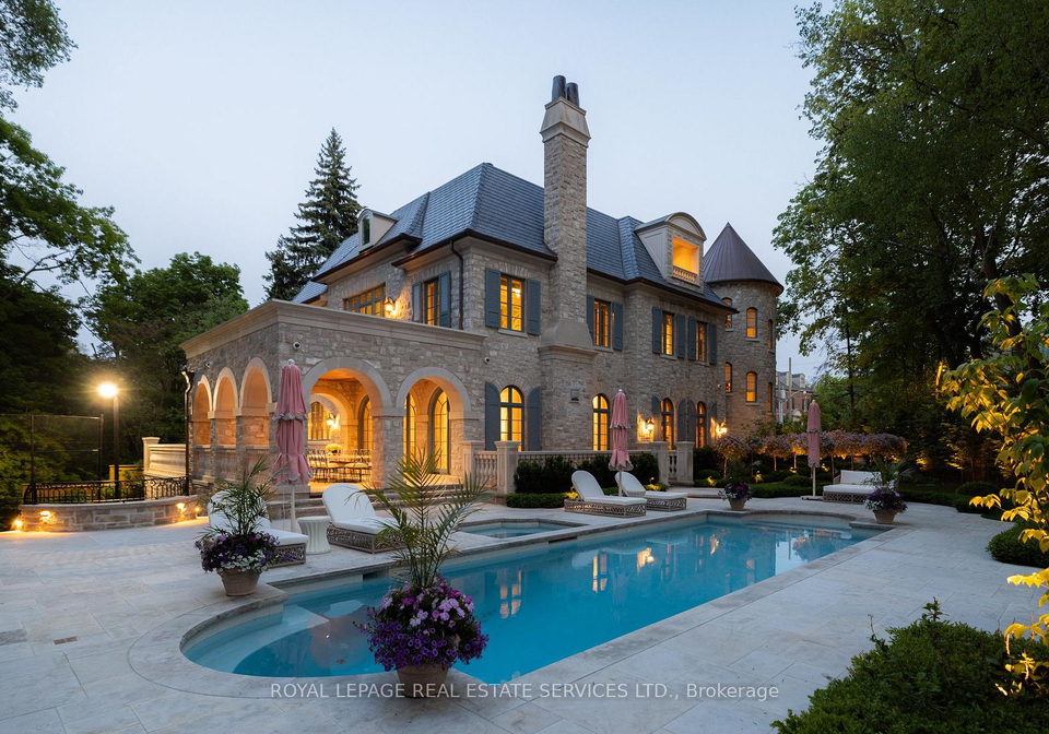 221-forest-hill-road-toronto-ontario-c13475538