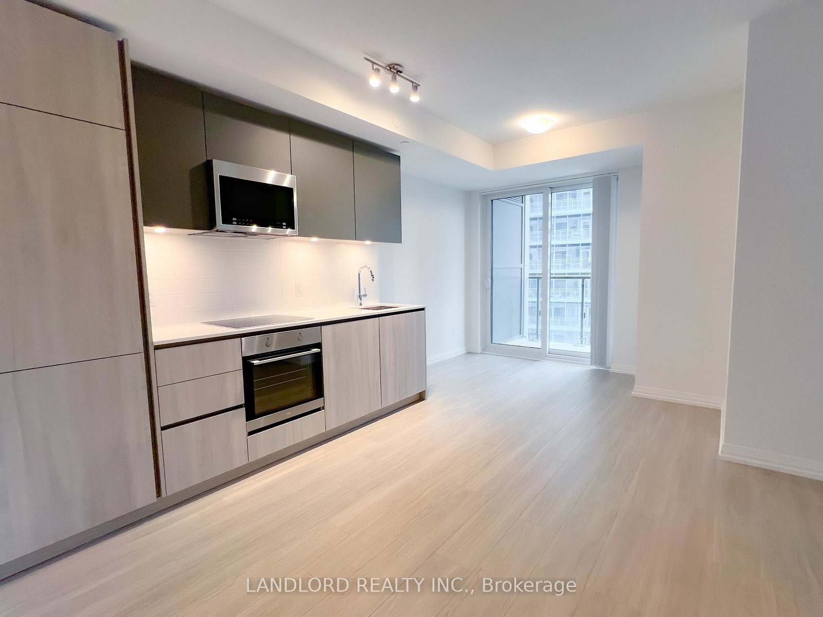 8-widmer-street-toronto-ontario-c13476456