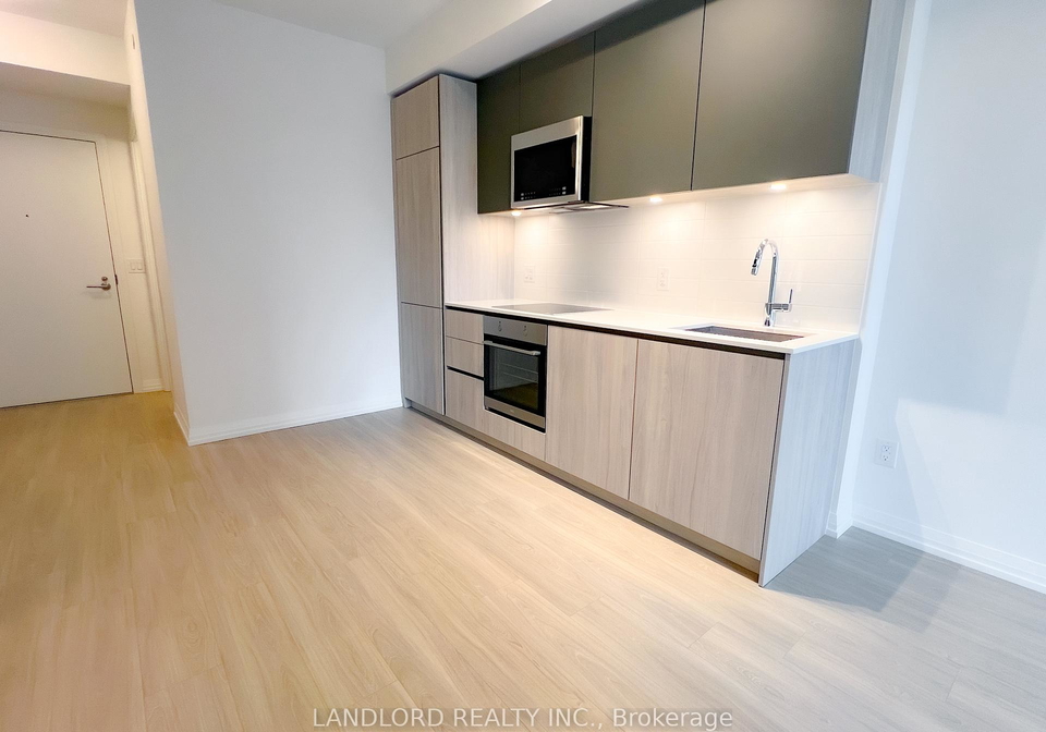 8-widmer-street-toronto-ontario-c13476456