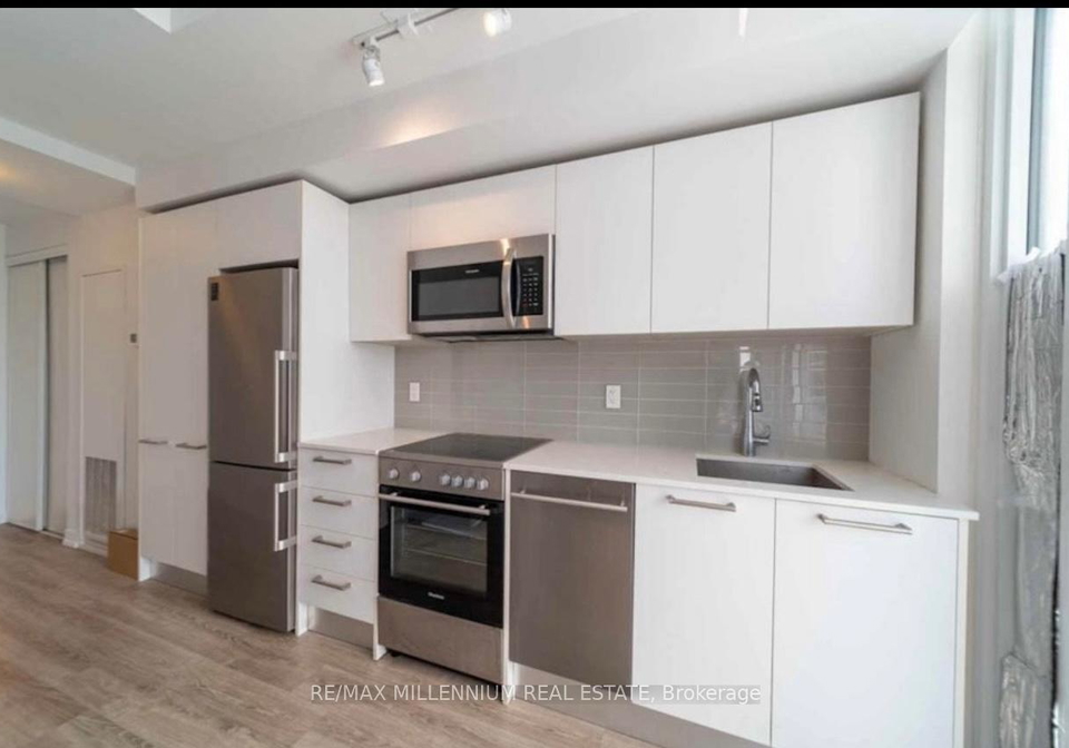 28-wellesley-street-e-toronto-ontario-c13476800