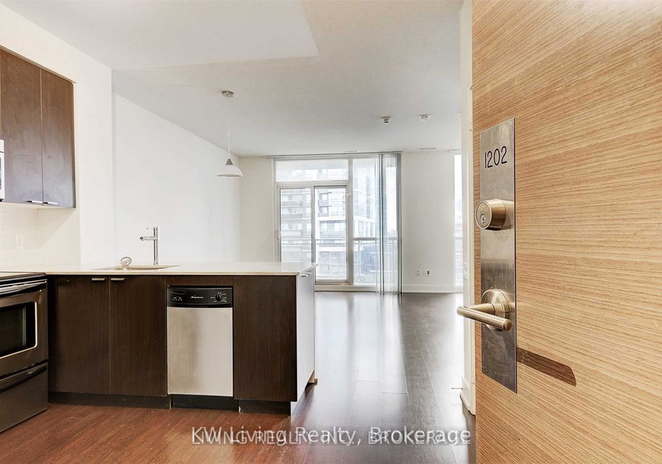 23-sheppard-avenue-e-north-york-ontario-c13476880