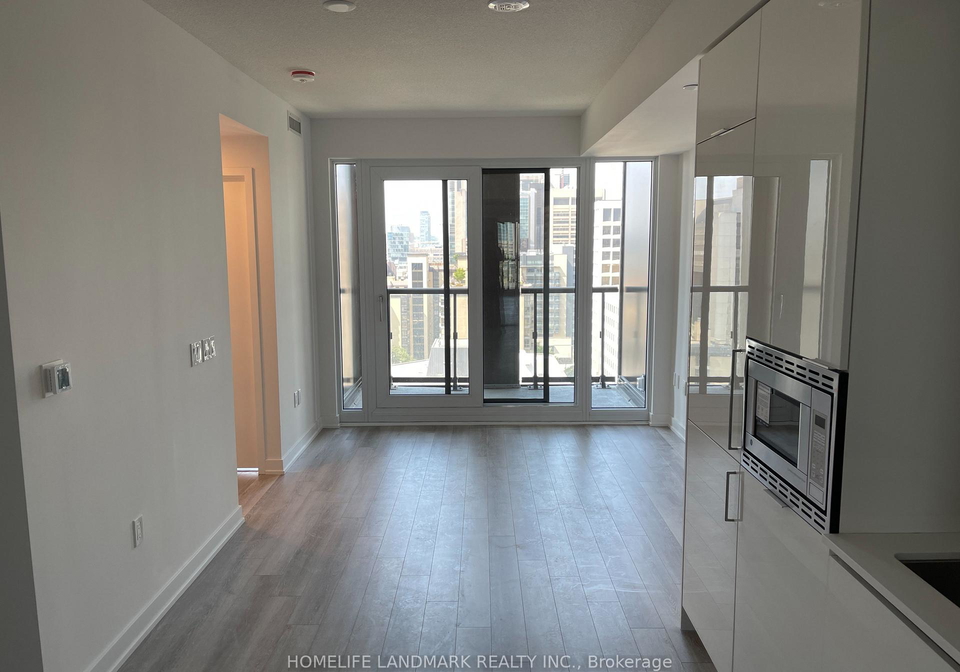 238-simcoe-street-toronto-ontario-c13476914