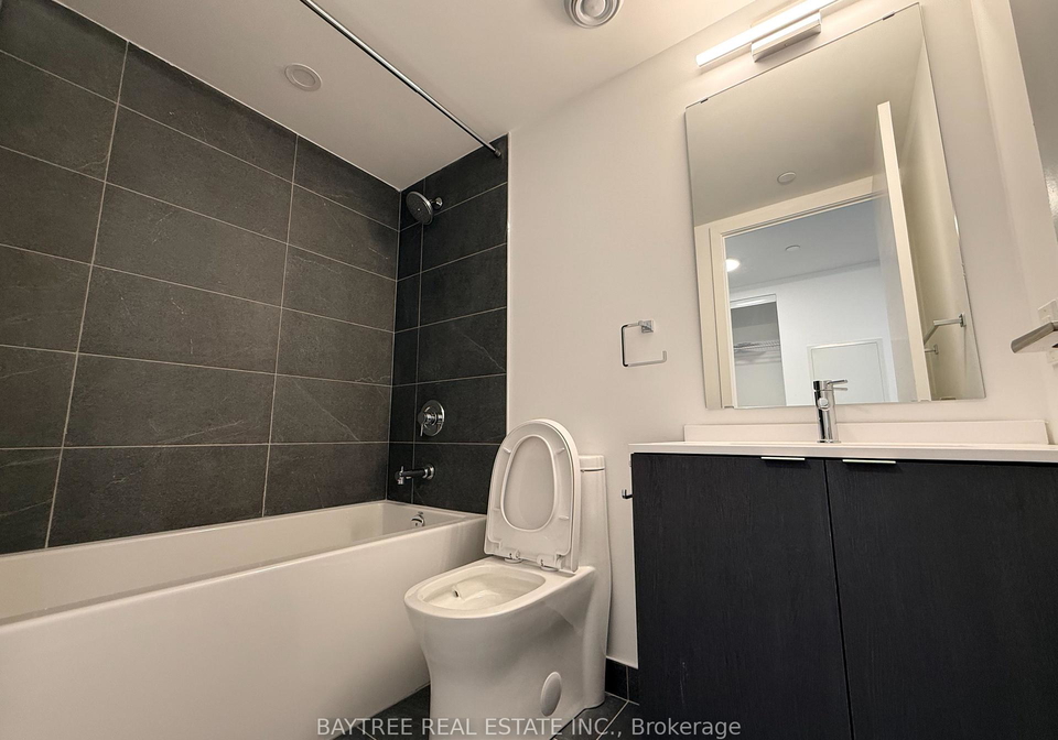 100-queen-street-e-toronto-ontario-c13477244