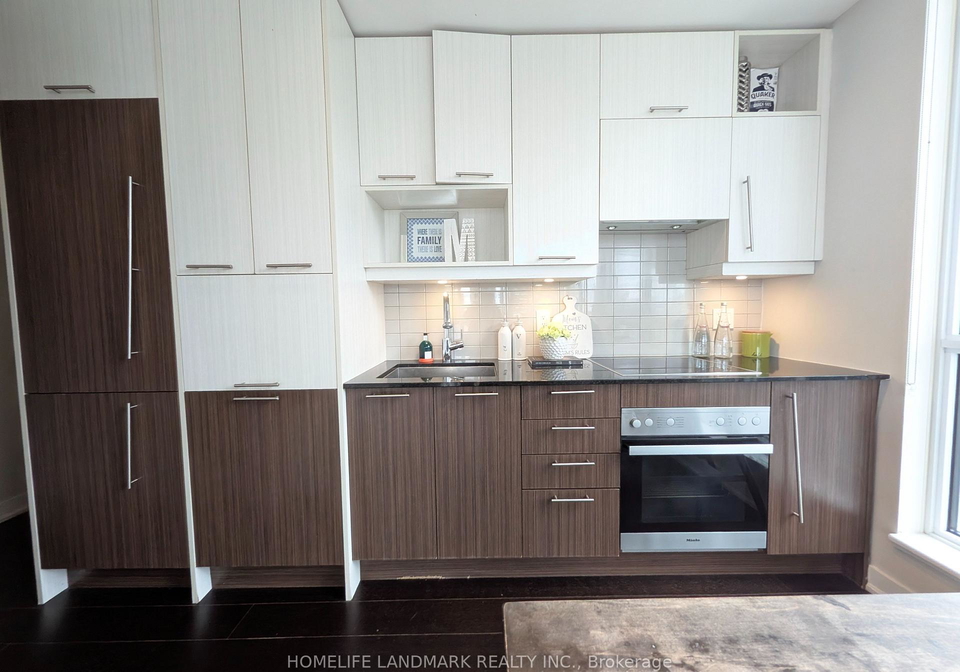 199-richmond-street-w-toronto-ontario-c13477298