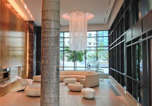215-fort-york-boulevard-toronto-ontario-c13477588