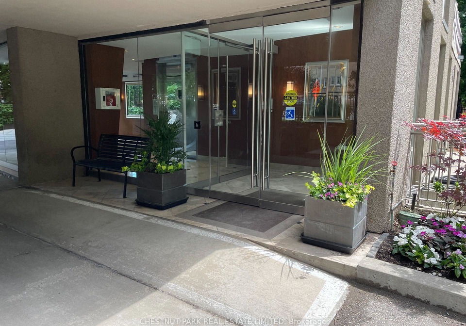 423-avenue-road-toronto-ontario-c13477744
