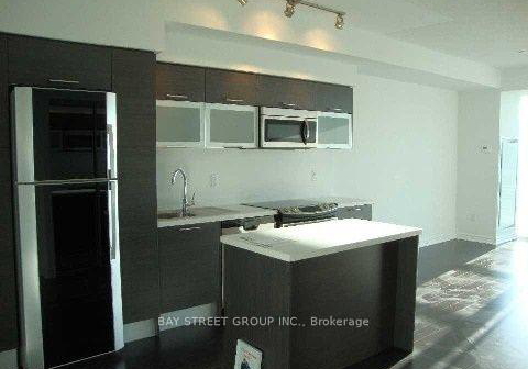 386-yonge-street-toronto-ontario-c13477800