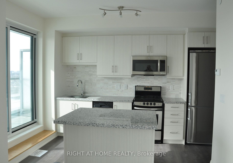 68-canterbury-place-toronto-ontario-c13477856