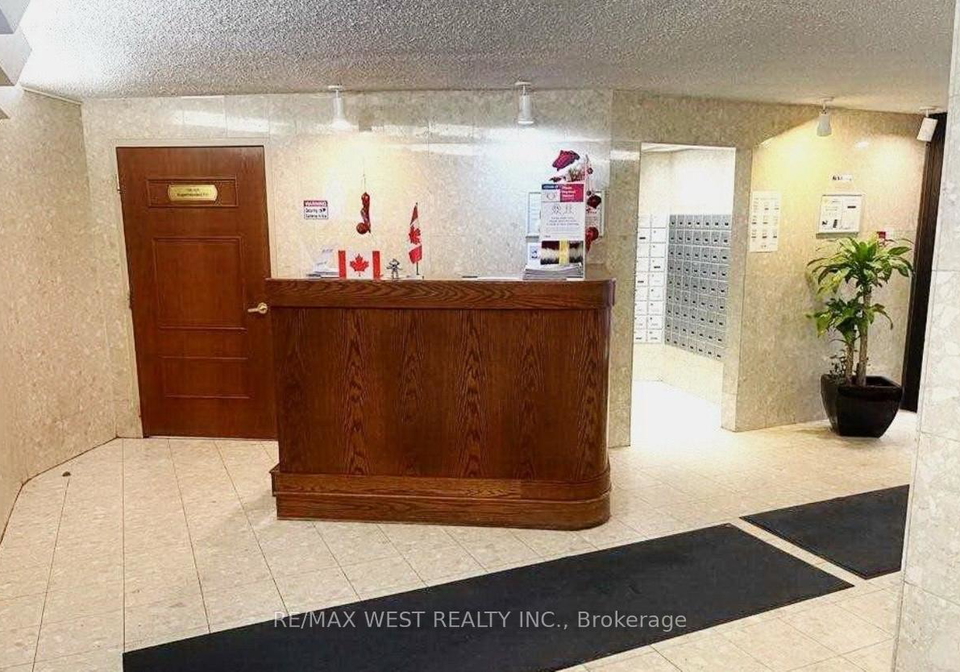 60-pavane-linkway-east-york-ontario-c13477924