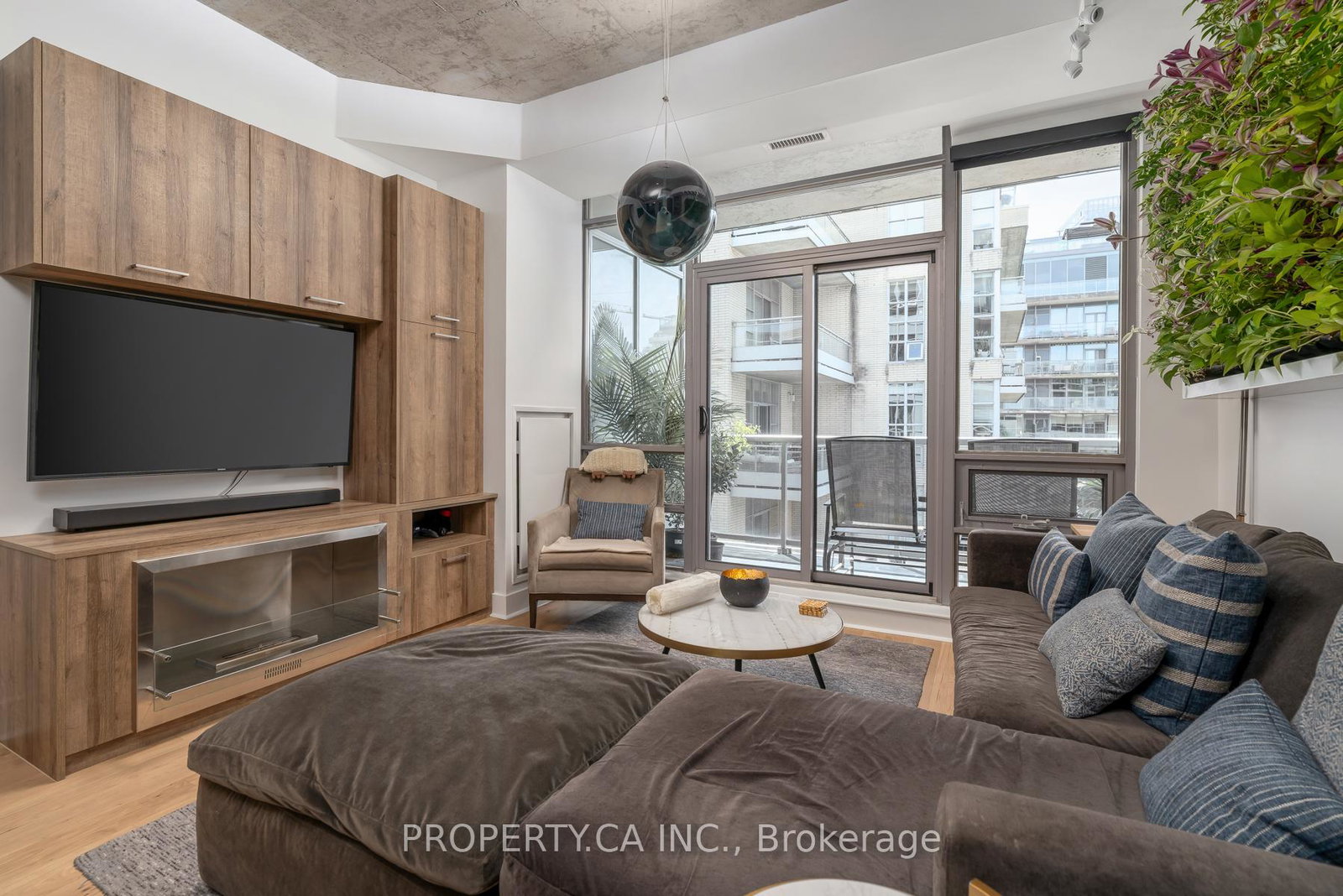399-adelaide-street-w-toronto-ontario-c13478096