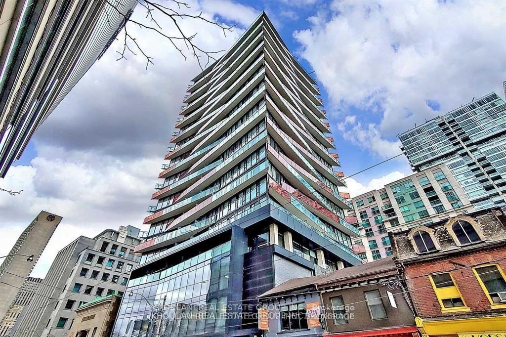 215-queen-street-w-toronto-ontario-c13478244