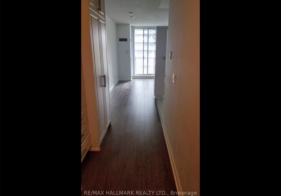 111-elizabeth-street-toronto-ontario-c13478314