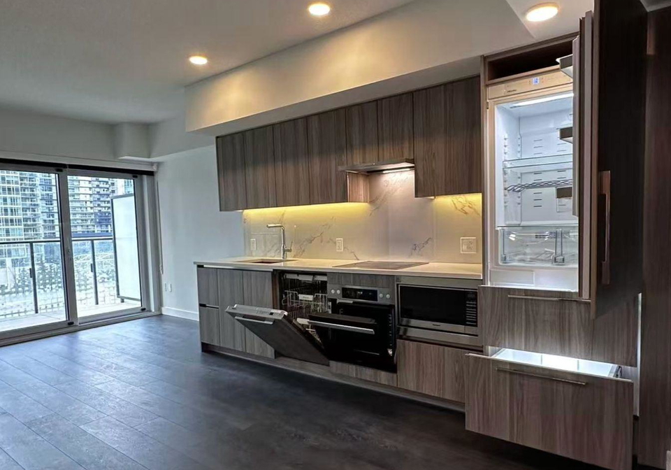 3-concord-cityplace-way-toronto-ontario-c13478818