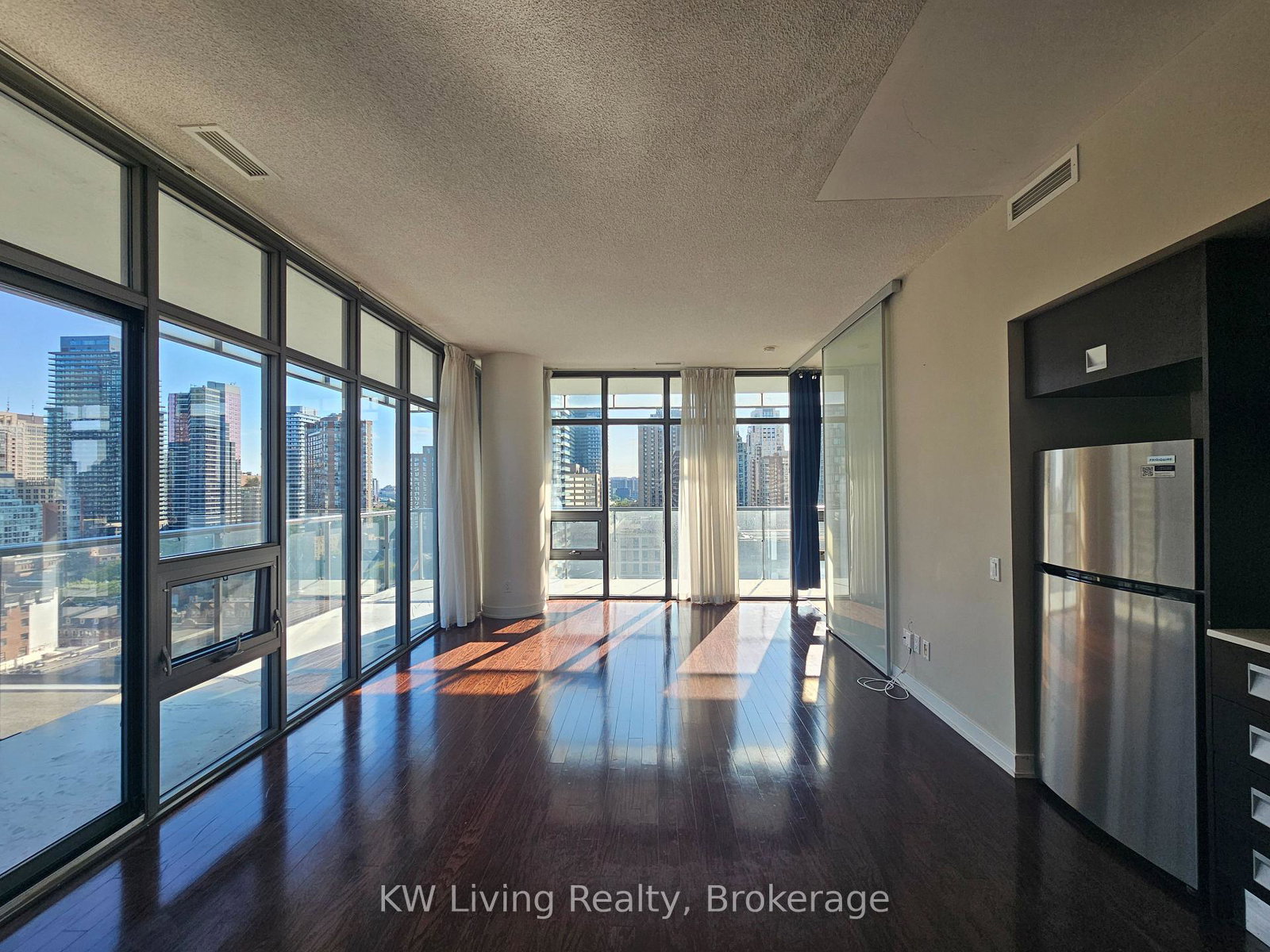 33-charles-street-e-toronto-ontario-c13478888