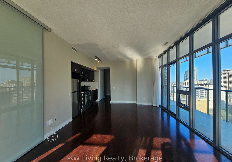 33-charles-street-e-toronto-ontario-c13478888