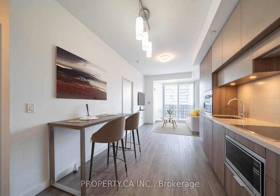 8-eglinton-avenue-e-toronto-ontario-c13479016