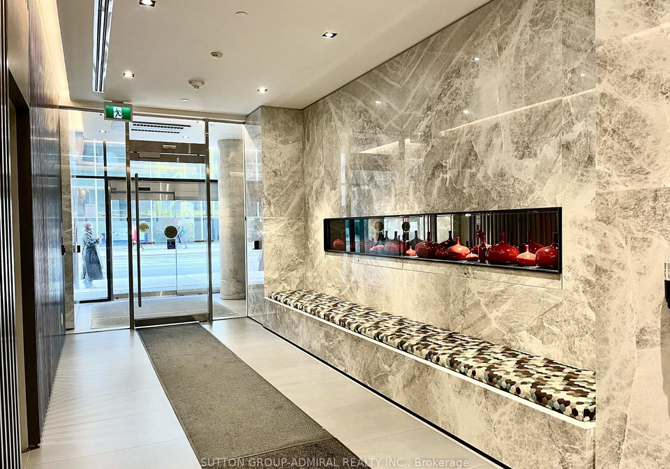 215-queen-street-w-toronto-ontario-c13479064
