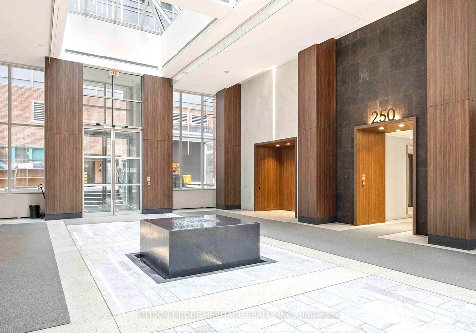 250-wellington-street-toronto-ontario-c13479116
