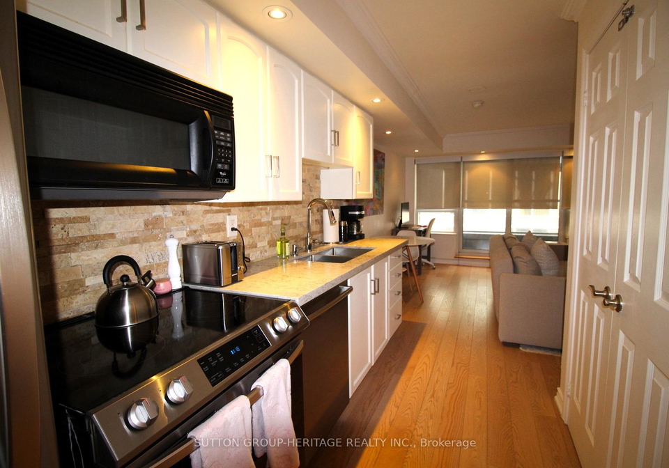250-wellington-street-toronto-ontario-c13479116