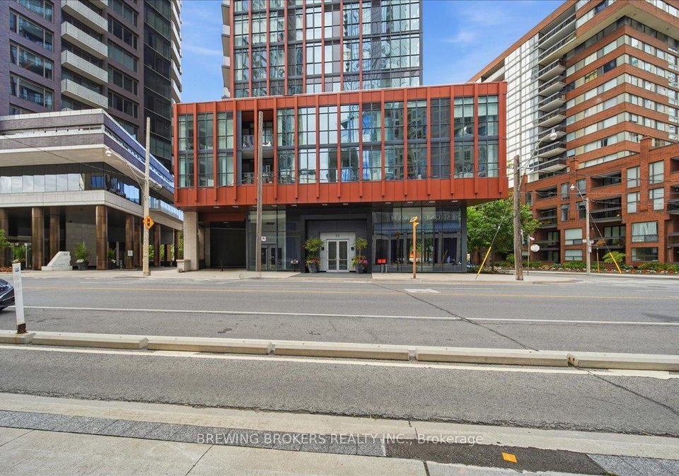 32-davenport-road-toronto-ontario-c13479222