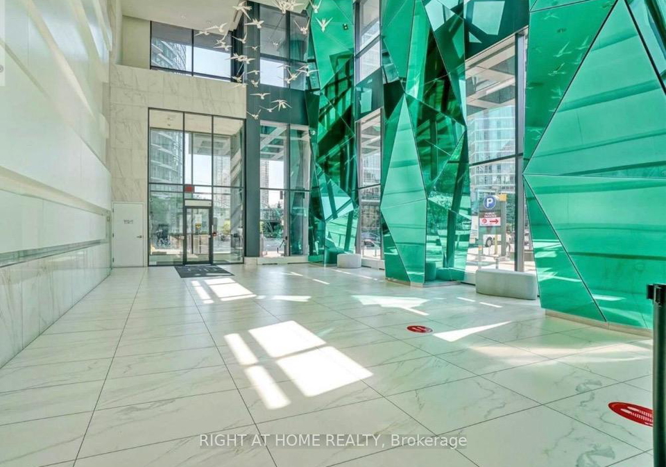 352-front-street-w-toronto-ontario-c13479436