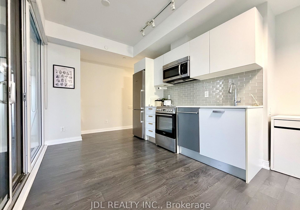 42-charles-street-e-toronto-ontario-c13479528