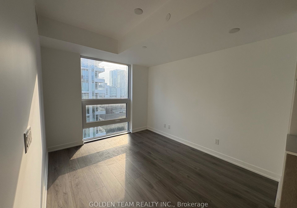 100-queen-street-e-toronto-ontario-c13479662
