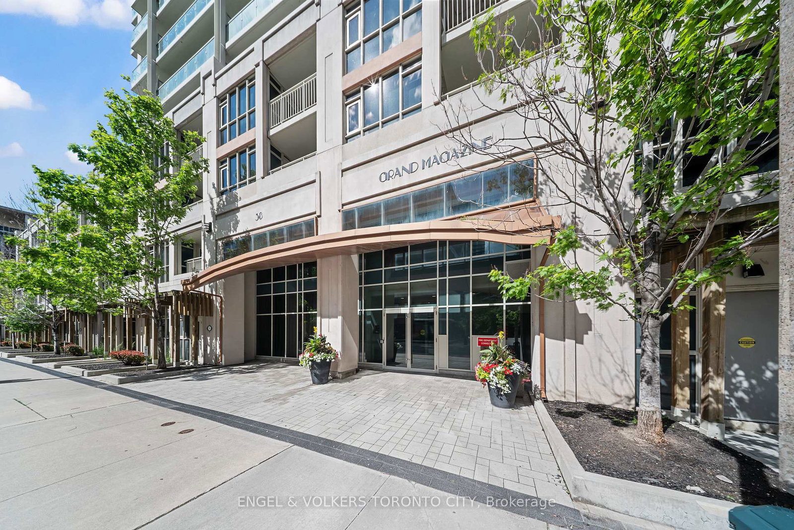 38-grand-magazine-street-toronto-ontario-c13479830