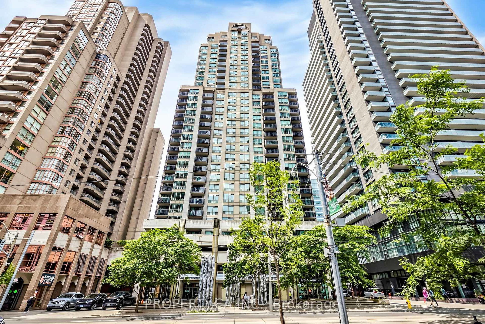 750-bay-street-toronto-ontario-c13479890