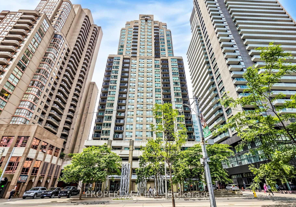 750-bay-street-toronto-ontario-c13479890