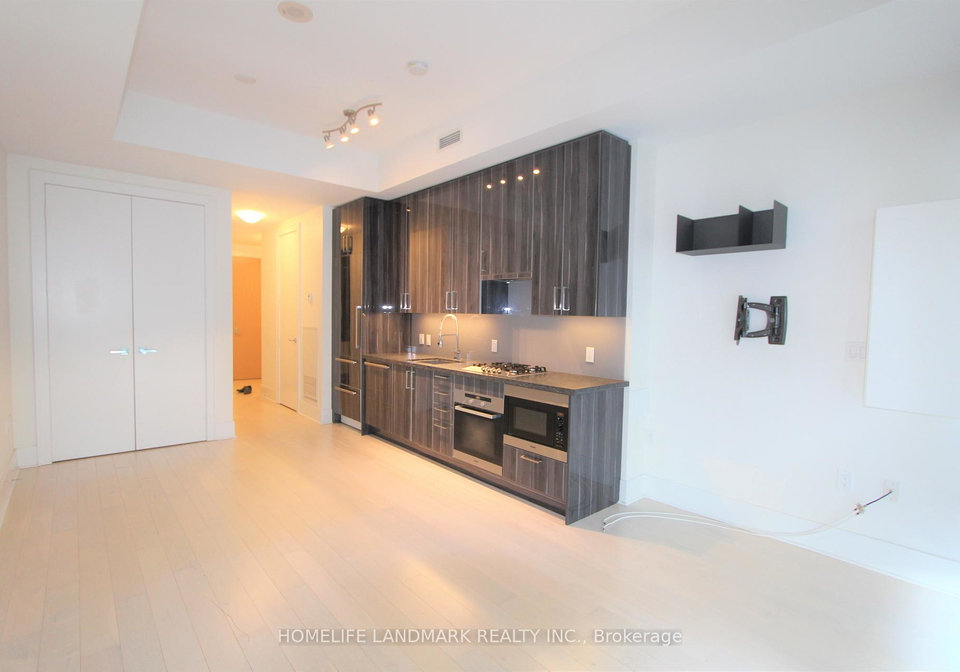 29-queens-quay-e-toronto-ontario-c13479906