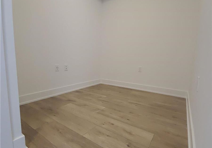 585-bloor-street-e-toronto-ontario-c13479932