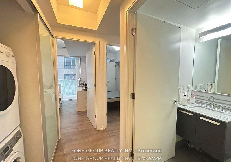 42-charles-street-e-toronto-ontario-c13480312