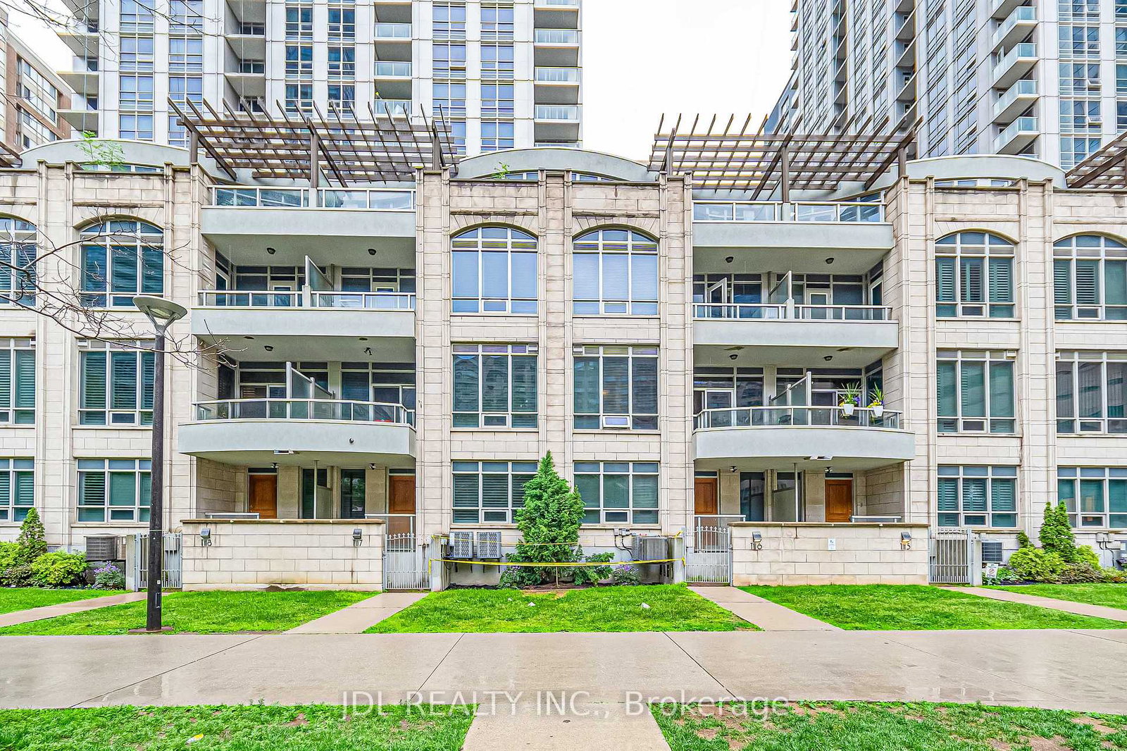 761-bay-street-toronto-ontario-c13480552