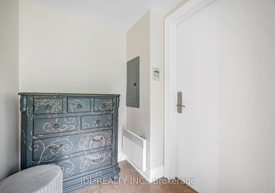 761-bay-street-toronto-ontario-c13480552