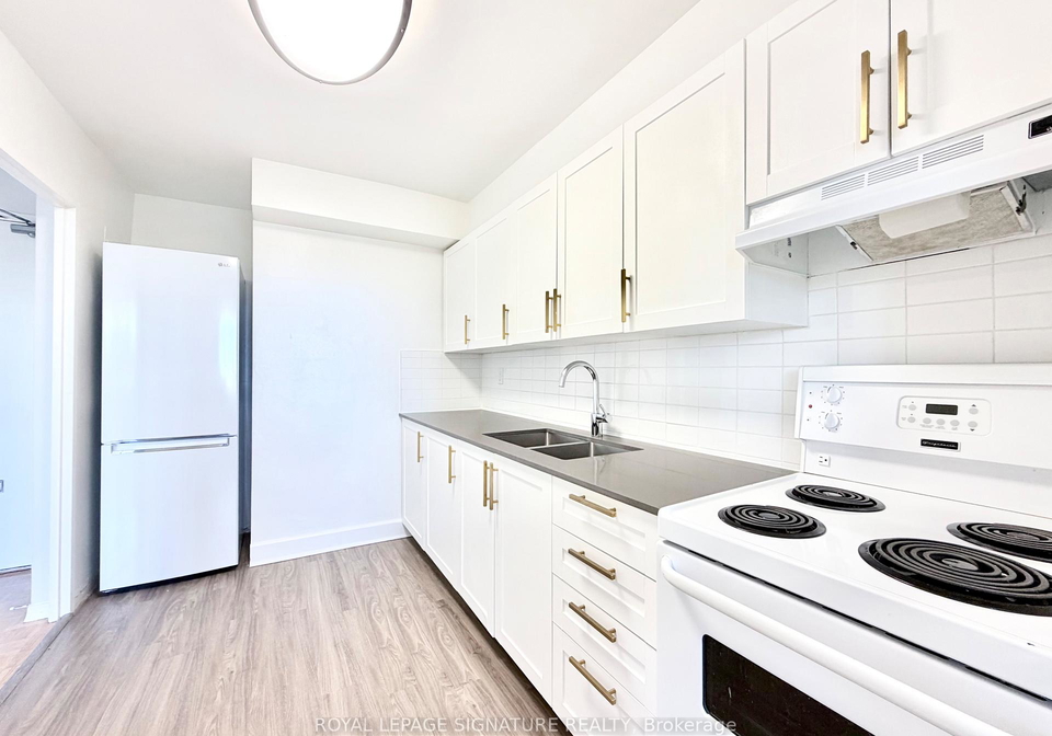 525-eglinton-avenue-e-toronto-ontario-c13481268