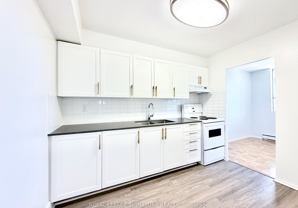 525-eglinton-avenue-e-toronto-ontario-c13481268