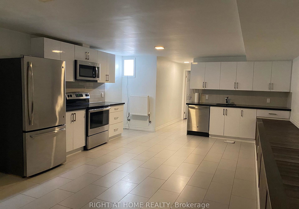 570-bathurst-street-toronto-ontario-c13481374